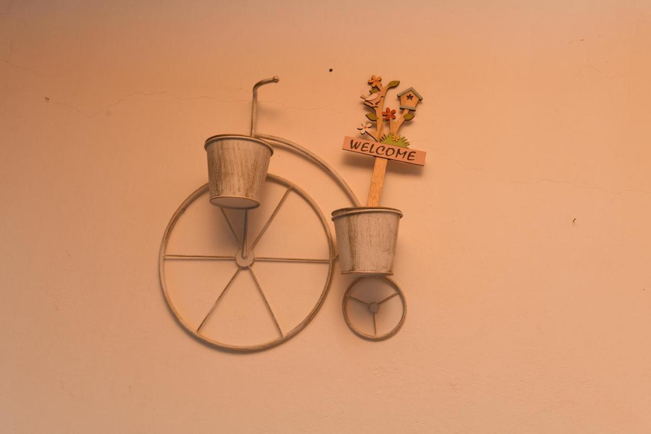 Art Flowers And Culture Мистрас Екстериор снимка